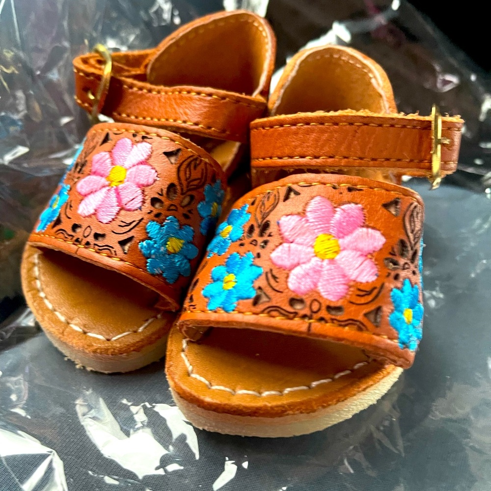 Infant Mexican Huaraches baby girl. 3C